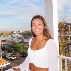 Meet your Posher, Julia